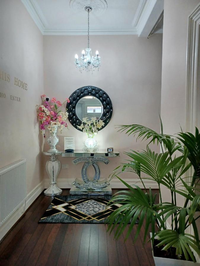 Gabriel Guesthouse 拉尔 外观 照片